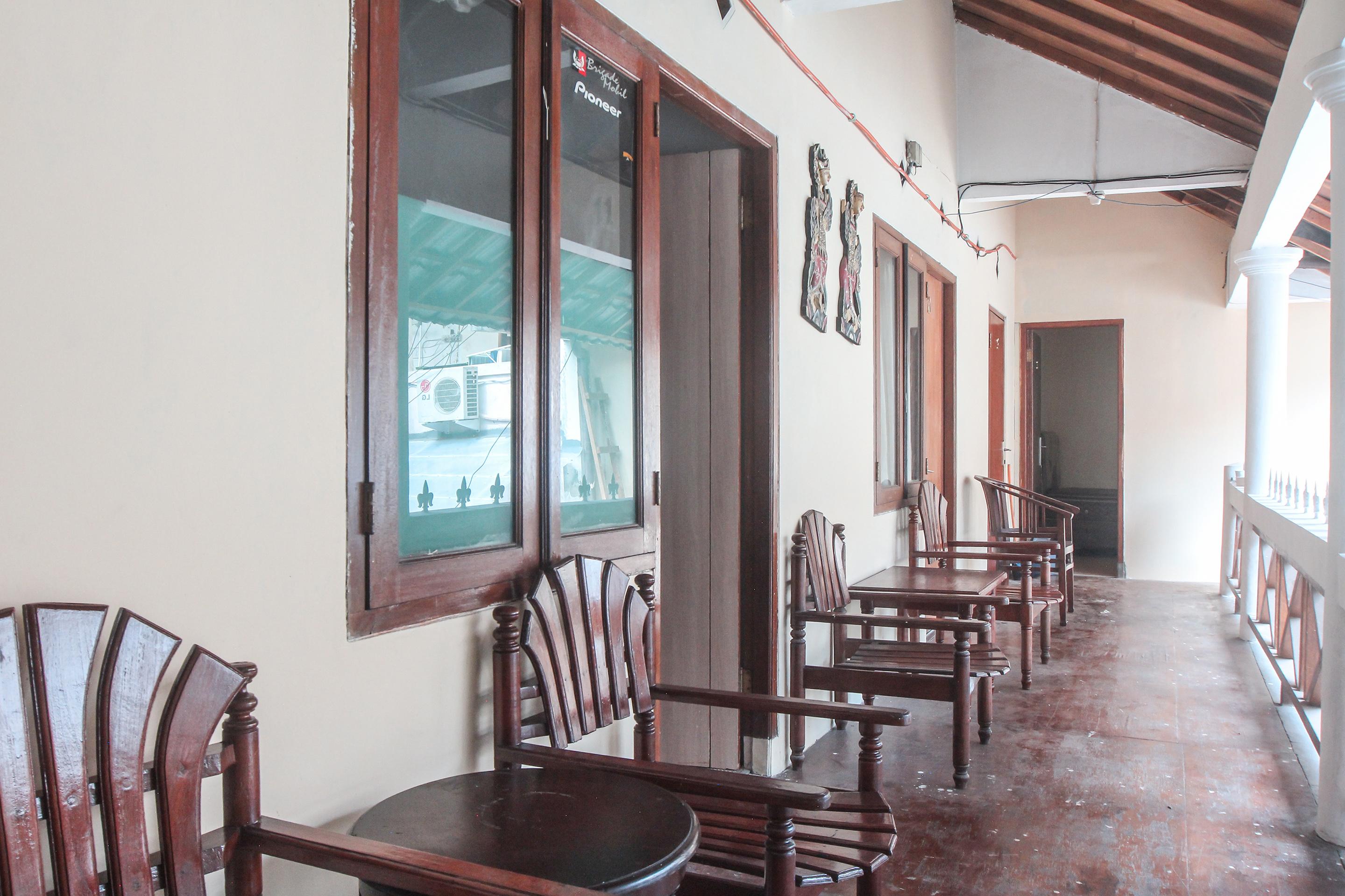 Oyo 146 Menteng Residence Jakarta Exterior photo